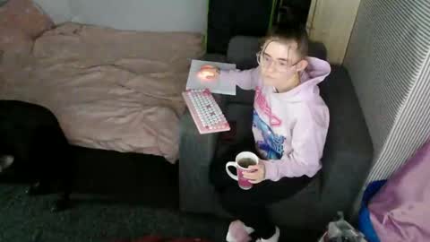 Snapshot of pinkwife97 chatting on 11/19/25, 03:12 pinkwife97 online show from 11/19/25, 03:12