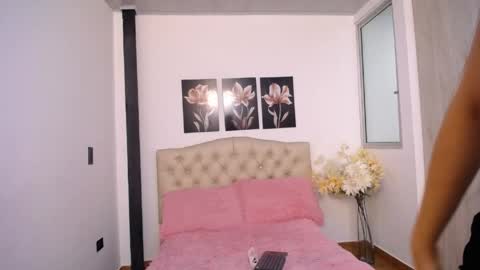 pinky_f00x online show from 04/18/26, 07:58