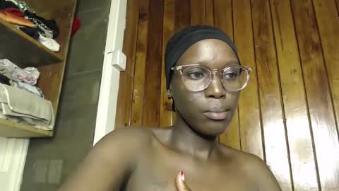 pinky_lips1 online show from 04/25/26, 07:22