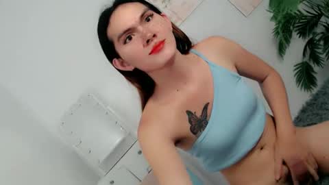 pinky_web03 online show from 10/17/25, 02:15