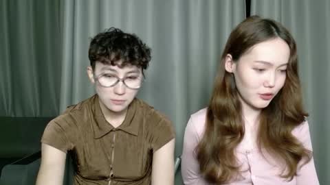 Li long hair and Ru short hair online show from 05/20/26, 11:11