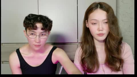 Li long hair and Ru short hair online show from 05/24/26, 04:34