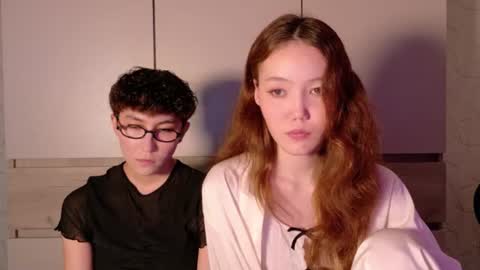Li long hair and Ru short hair online show from 06/30/26, 07:26