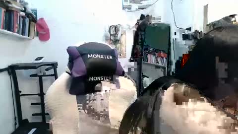 Snapshot of pinkyrosexx chatting on 01/26/25, 02:45 Rose online show from 01/26/25, 02:45