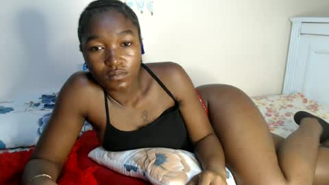 Snapshot of pinnacle_ chatting on 06/20/26, 02:47 zenah online show from 06/20/26, 02:47