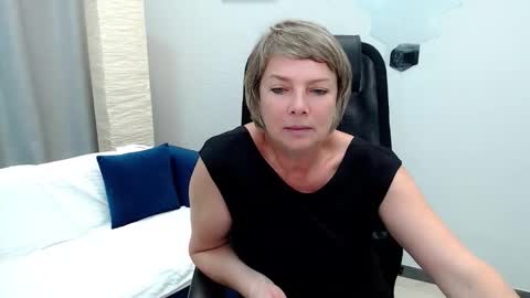 Bella online show from 09/16/25, 04:46