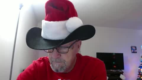Snapshot of pipewizard chatting on 12/10/24, 12:50 pipewizard online show from 12/10/24, 12:50