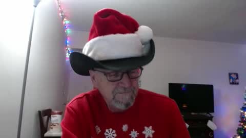 Snapshot of pipewizard chatting on 12/16/24, 12:26 pipewizard online show from 12/16/24, 12:26