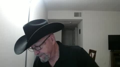 Snapshot of pipewizard chatting on 02/21/25, 11:43 pipewizard online show from 02/21/25, 11:43