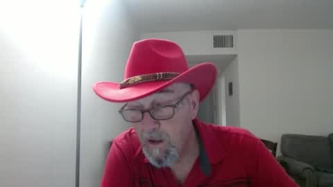 Snapshot of pipewizard chatting on 09/22/25, 10:45 pipewizard online show from 09/22/25, 10:45
