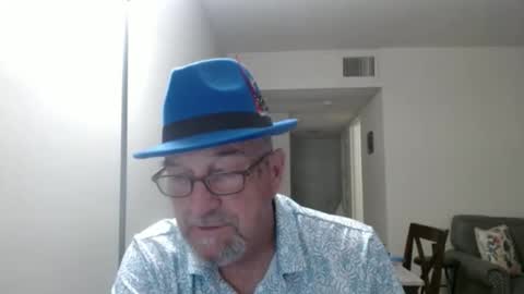 Snapshot of pipewizard chatting on 11/06/25, 12:22 pipewizard online show from 11/06/25, 12:22