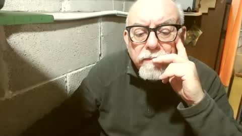 Snapshot of pippetta1 chatting on 11/24/25, 08:58 pippetta1 online show from 11/24/25, 08:58