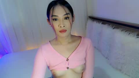 Snapshot of piroulita chatting on 12/24/24, 06:22 Ari online show from 12/24/24, 06:22