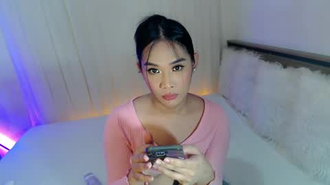 Snapshot of piroulita chatting on 02/10/25, 05:41 Ari online show from 02/10/25, 05:41