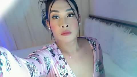 Snapshot of piroulita chatting on 09/13/25, 10:48 Ari online show from 09/13/25, 10:48