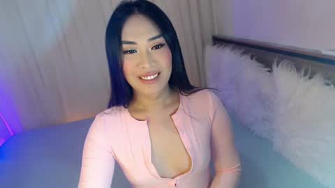 Snapshot of piroulita chatting on 10/22/25, 10:59 Ari online show from 10/22/25, 10:59