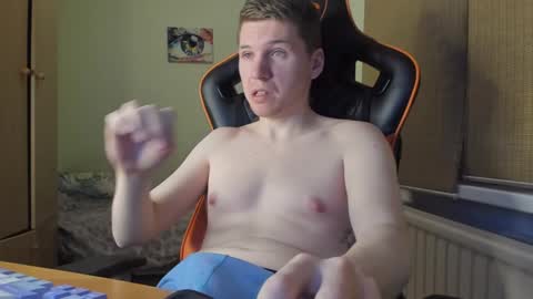 Pierre online show from 12/08/24, 02:41