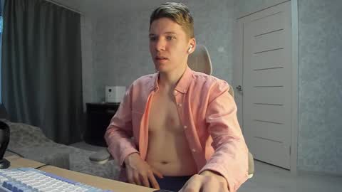 Pierre online show from 10/25/25, 07:16