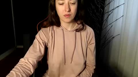 piscesgirl06 online show from 12/12/24, 06:14