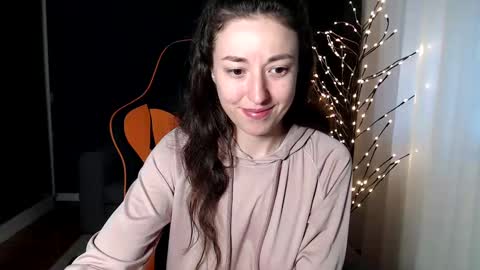 piscesgirl06 online show from 12/13/24, 06:21