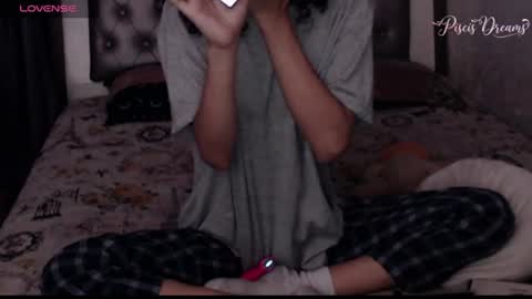 Snapshot of piscis_dreams chatting on 07/09/26, 11:25 PiscisDreams online show from 07/09/26, 11:25