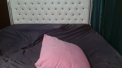 pixel online show from 03/31/26, 06:30