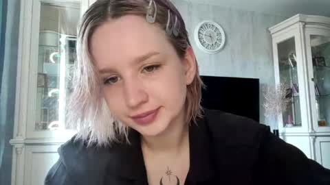 Caroline online show from 04/11/26, 04:28