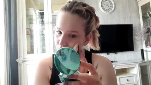 Caroline online show from 04/16/26, 04:24