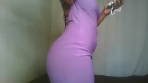 Snapshot of pixie_roman chatting on 12/16/24, 01:22 Majesty online show from 12/16/24, 01:22