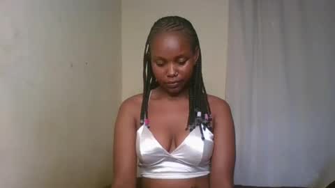 Snapshot of pixie_roman chatting on 01/12/25, 01:05 Majesty online show from 01/12/25, 01:05