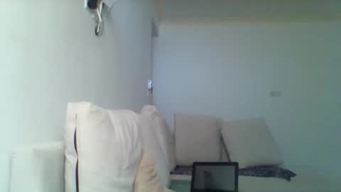 Snapshot of pixie_roman chatting on 10/23/25, 08:02 Majesty online show from 10/23/25, 08:02