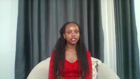 Snapshot of pixie_roman chatting on 11/28/25, 06:43 Majesty online show from 11/28/25, 06:43