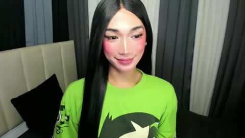 pixiedoll_ online show from 05/07/26, 05:07