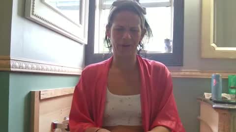 Snapshot of pixieluxxx chatting on 04/08/26, 01:11 PixieLuxXx online show from 04/08/26, 01:11