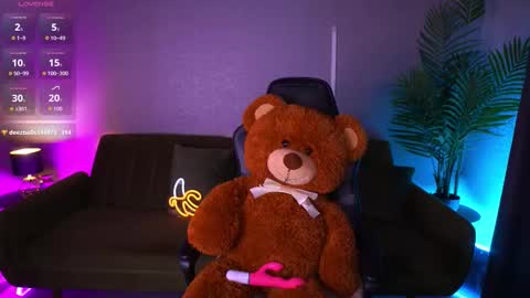 pixiepeachh online show from 12/17/25, 03:18