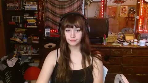 Izzy online show from 10/16/25, 03:57