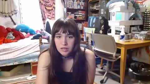 Izzy online show from 05/24/26, 10:48