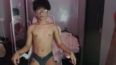 pixydust_69 online show from 11/23/25, 11:21