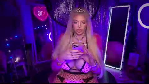 Dumb bimbo fuck doll online show from 02/19/25, 01:08