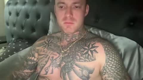 Snapshot of platinum_338 chatting on 09/11/25, 01:33 platinum_338 online show from 09/11/25, 01:33