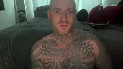 Snapshot of platinum_338 chatting on 12/18/25, 10:27 platinum_338 online show from 12/18/25, 10:27