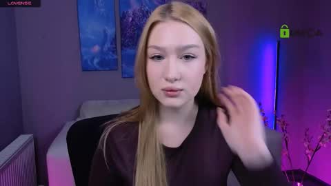 Sophie online show from 11/16/25, 08:25