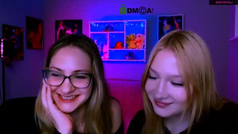 Sophie online show from 04/15/26, 07:58