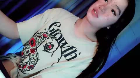 Snapshot of playfulcock69_kate chatting on 02/20/26, 07:43 kate online show from 02/20/26, 07:43