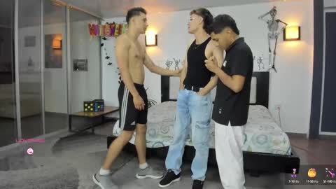 Snapshot of playhardsex chatting on 10/05/25, 11:13 online show from 10/05/25, 11:13