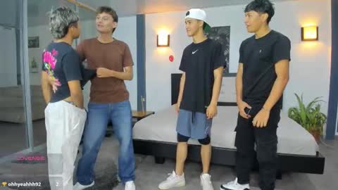 Snapshot of playhardsex chatting on 11/06/25, 11:15 online show from 11/06/25, 11:15