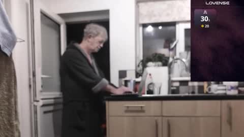 Play Me online show from 12/15/25, 01:10