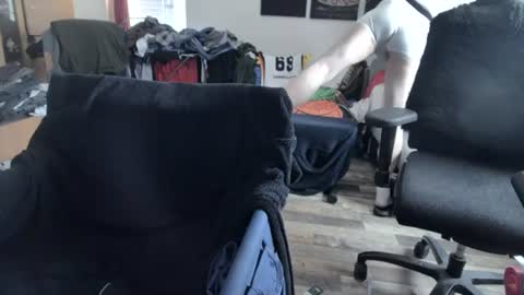 Hello ask me  . Im glad  to see you here in my room. Welcome PVT is open online show from 06/15/26, 04:09