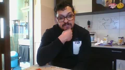 Snapshot of pleas3s_sweet chatting on 02/08/25, 11:44 pleas3s_sweet online show from 02/08/25, 11:44