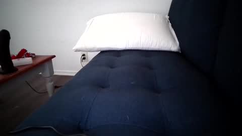 Julie online show from 02/05/25, 06:04